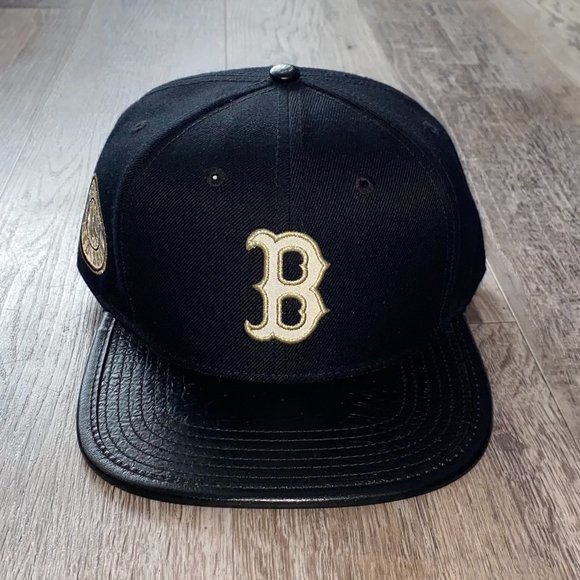 Black Leather Boston Red Sox Snap Back Hat - Picture 5 of 11